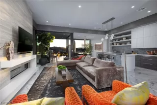 Photo #2: 2500683 Listing