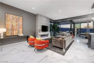 Photo #3: 2500683 Listing