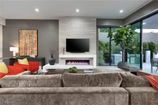 Photo #4: 2500683 Listing