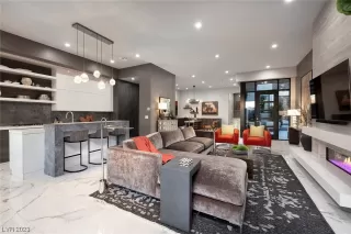 Photo #5: 2500683 Listing