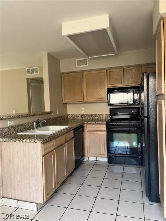 MLS: 2500698 Condo For Sale