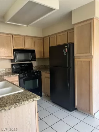 Photo #1: 2500698 Listing