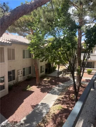 Photo #3: 2500698 Listing