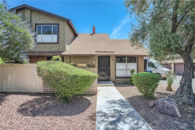 MLS: 2500710 Condo For Sale