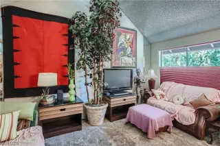 Photo #5: 2500710 Listing