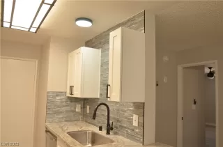 Photo #4: 2500711 Listing 