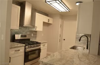 Photo #5: 2500711 Listing 