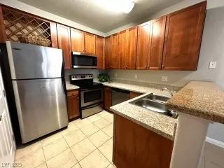 Photo #4: 2500743 Listing 