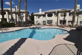 Photo #1: 2500762 Listing 