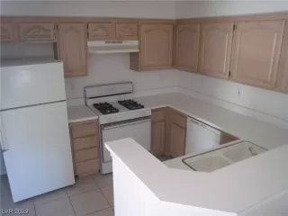 Photo #6: 2500762 Listing 