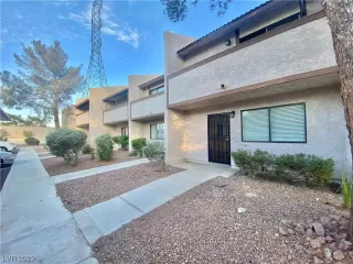 Photo #2: 2500776 Listing 