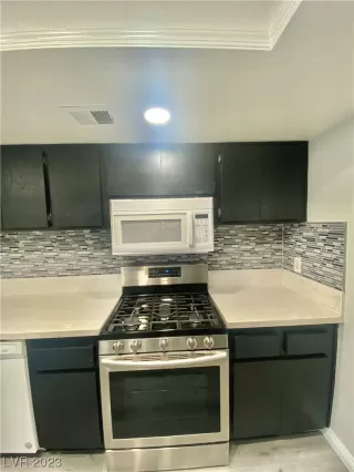 Photo #3: 2500776 Listing 