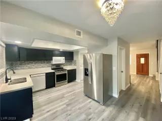 Photo #4: 2500776 Listing 