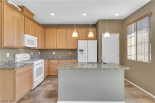 Photo #3: 2500780 Listing 