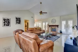 Photo #3: 2500782 Listing