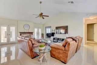 Photo #4: 2500782 Listing