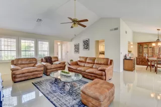 Photo #5: 2500782 Listing