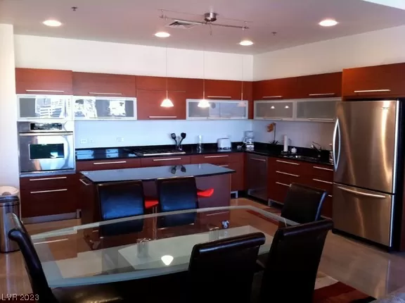 MLS: 2500791 Condo For Sale