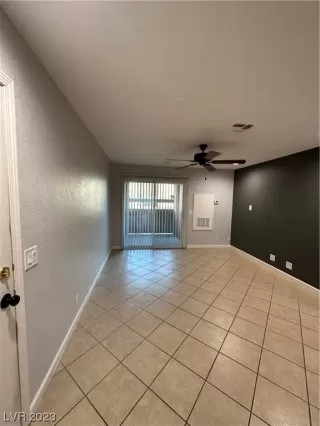 Photo #2: 2500796 Listing 