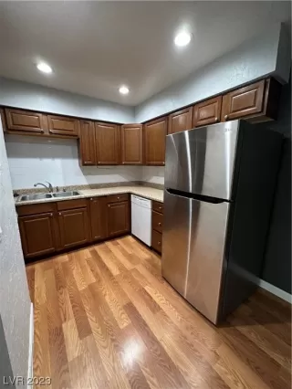 Photo #5: 2500796 Listing 