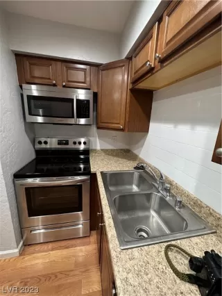 Photo #6: 2500796 Listing 