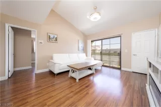 Photo #2: 2500811 Listing 