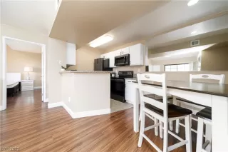 Photo #4: 2500811 Listing 