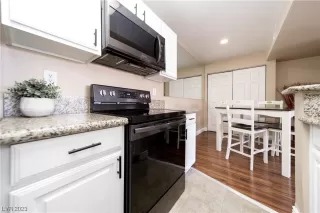 Photo #5: 2500811 Listing 
