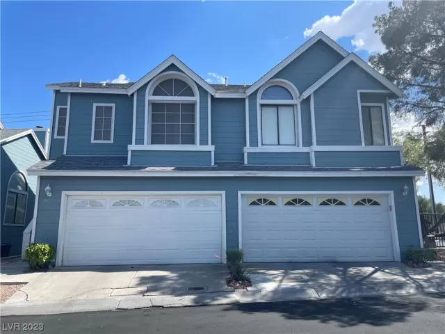 MLS: 2500812 Condo For Sale