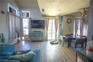 Photo #2: 2500812 Listing 