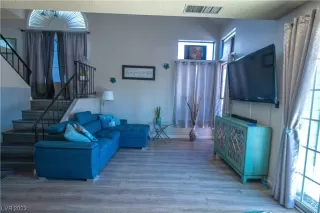 Photo #4: 2500812 Listing 