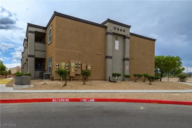 MLS: 2500838 Condo For Sale