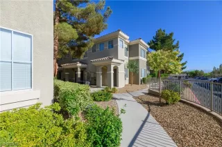 Photo #2: 2500839 Listing 