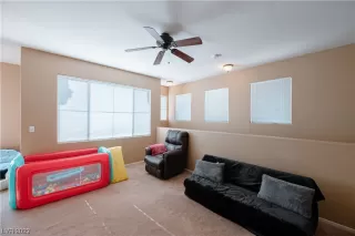 Photo #4: 2500839 Listing 