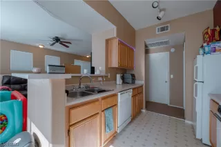 Photo #6: 2500839 Listing 