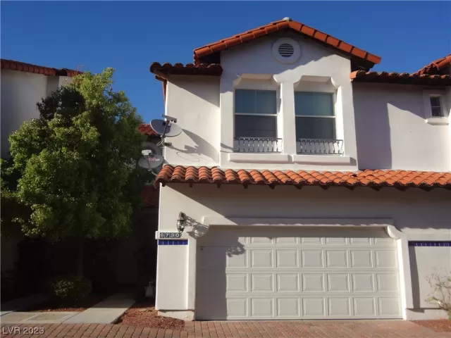 MLS: 2500851 Condo For Sale