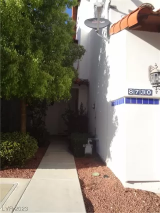 Photo #1: 2500851 Listing 