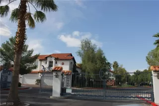 Photo #2: 2500851 Listing 