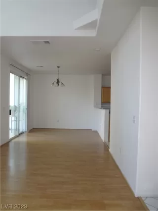Photo #4: 2500851 Listing 