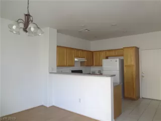 Photo #5: 2500851 Listing 