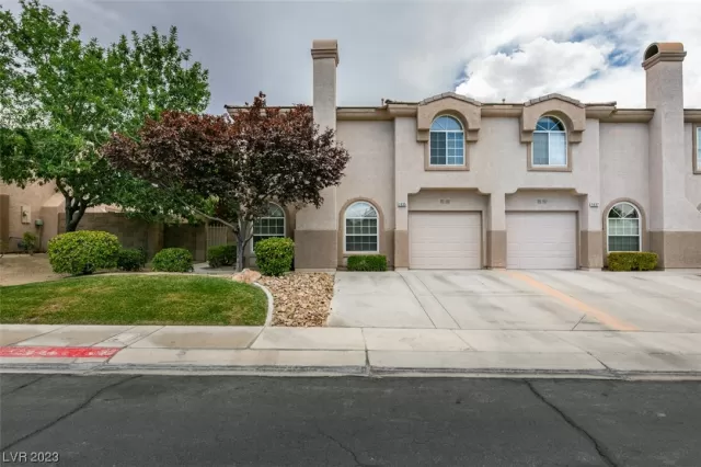 MLS: 2500854 Condo For Sale