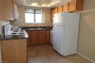 Photo #3: 2500855 Listing