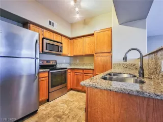 Photo #1: 2500887 Listing