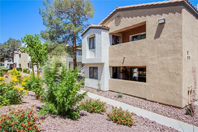 MLS: 2500889 Condo For Sale