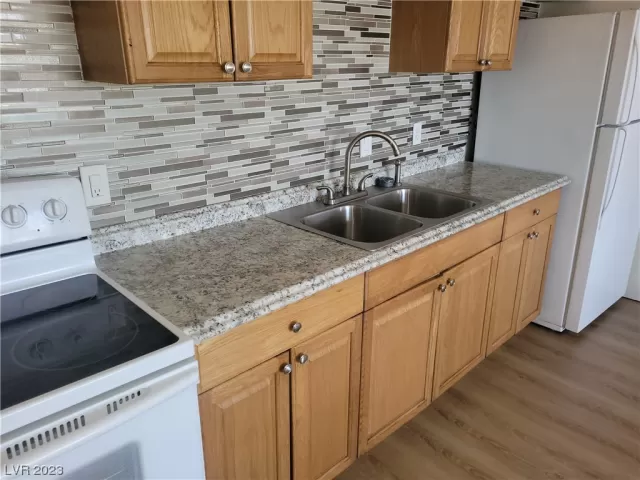 MLS: 2500894 Condo For Sale