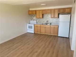 Photo #2: 2500894 Listing