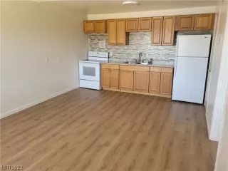 Photo #5: 2500894 Listing