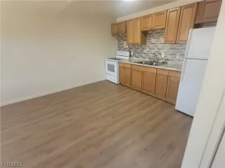 Photo #6: 2500894 Listing