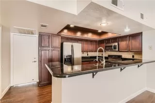 Photo #2: 2500910 Listing