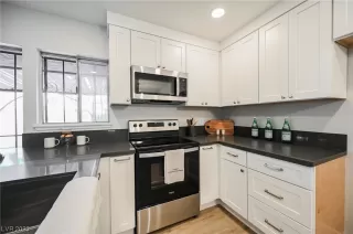 Photo #6: 2500926 Listing